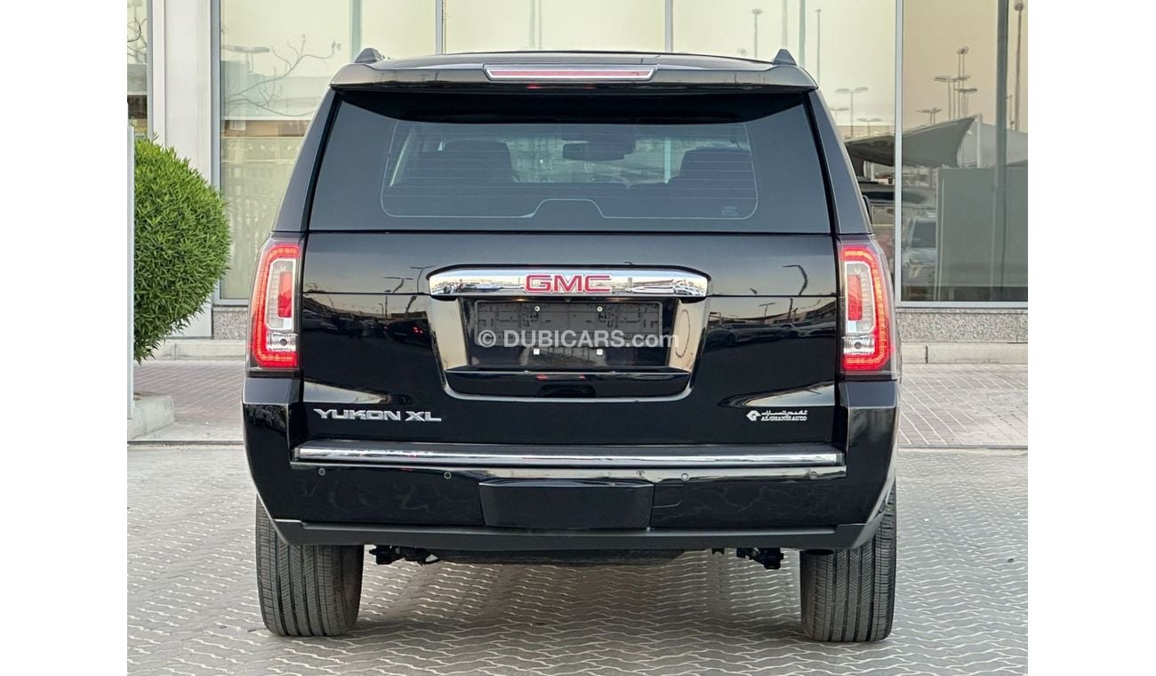 GMC Yukon XL Denali 6.2L (7 Seater) GMC YUKON DENALI XL GCC 2017 ORGINAL PAINT // PERFECT CONDITION