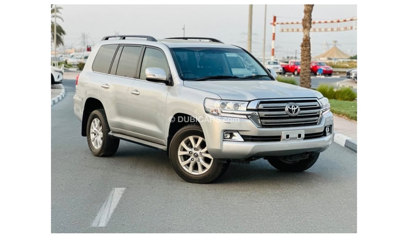 Used Toyota Land Cruiser VXR 2016 for sale in Dubai - 641206