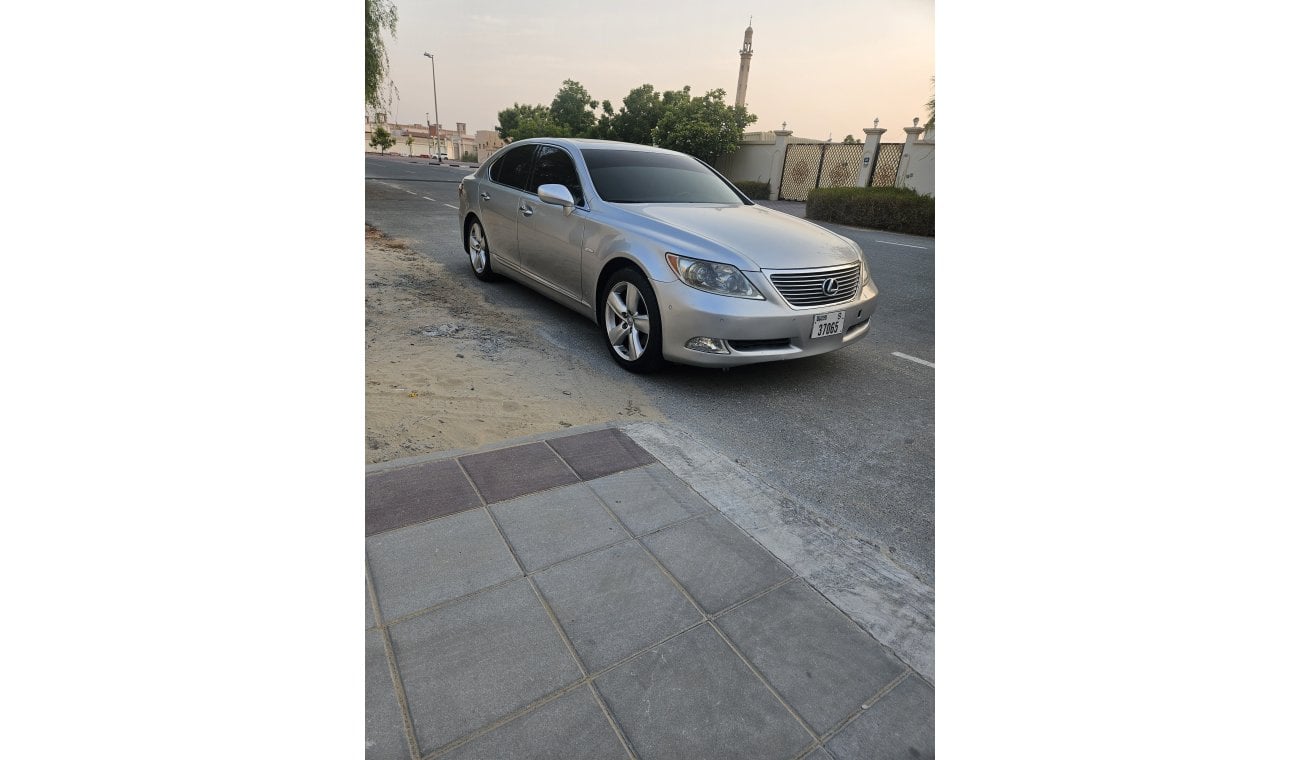 Lexus LS460