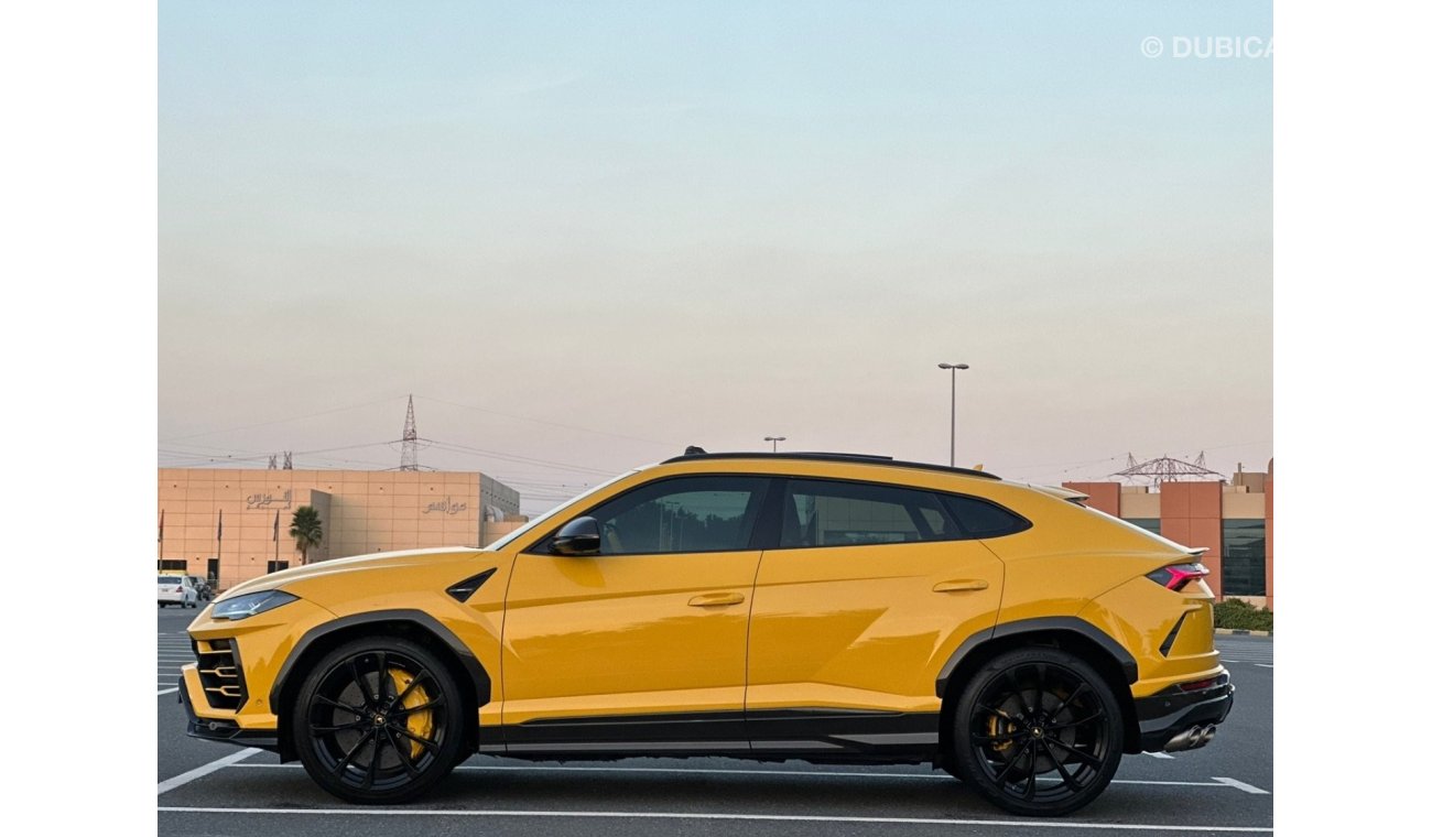 Lamborghini Urus Std Lamborghini Uris 2019 GCC full carbon fibre highest specification 57,000KM  360 camera Car play 