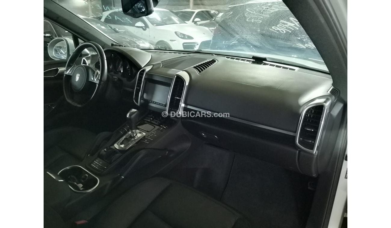 Porsche Cayenne S 4.8L , WITH SUNROOF, BLACK LEATHER AND MORE…