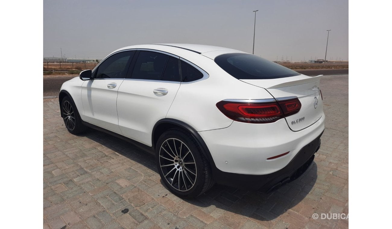 Mercedes-Benz GLC Coupe 300 Mercedes-Benz GLC300 2019 coupe full option  kit 63