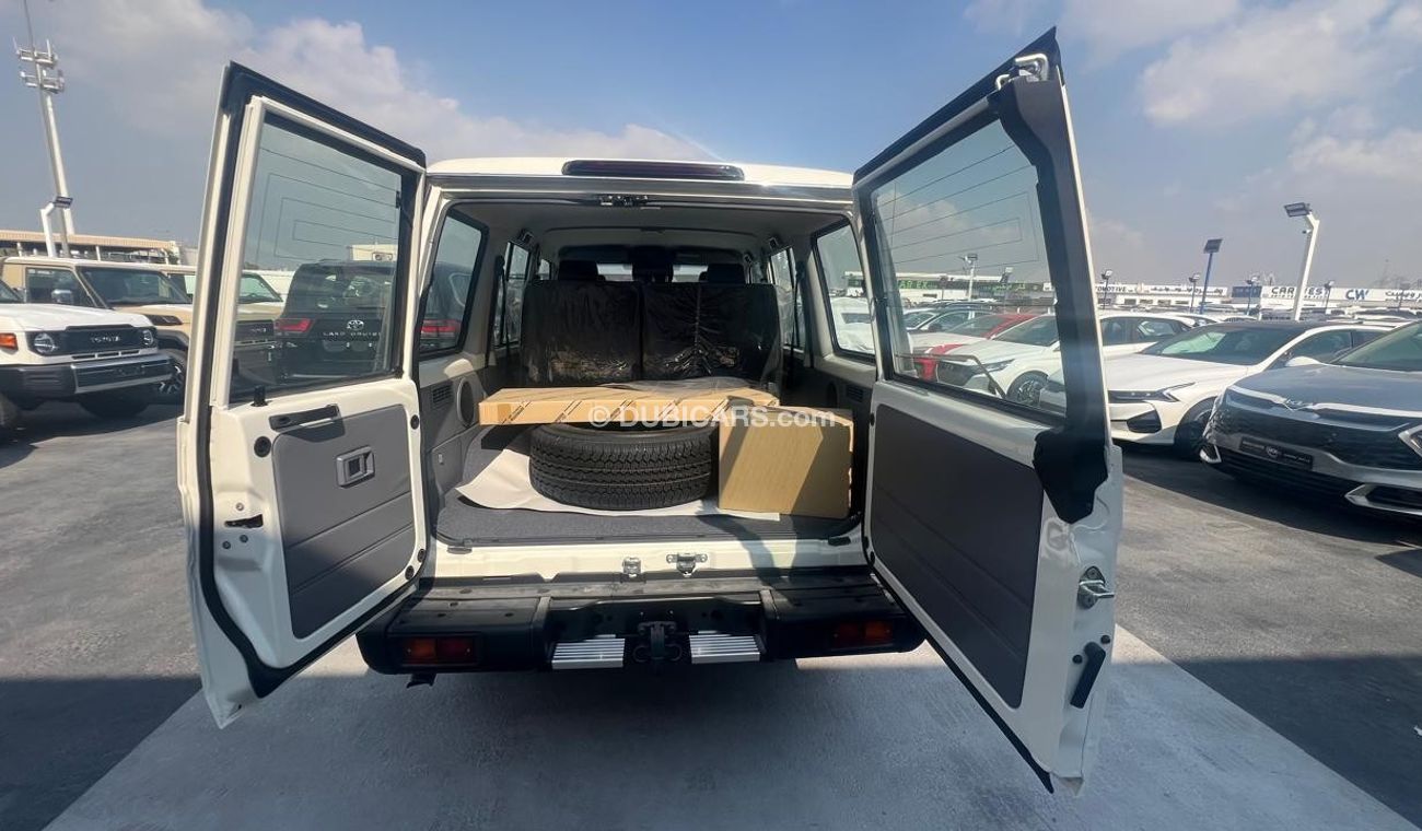 Toyota Land Cruiser Hard Top LC76 4.0