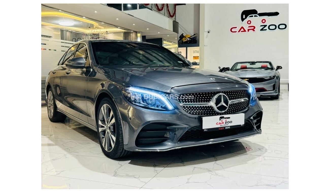 مرسيدس بنز C 300 لاكجري