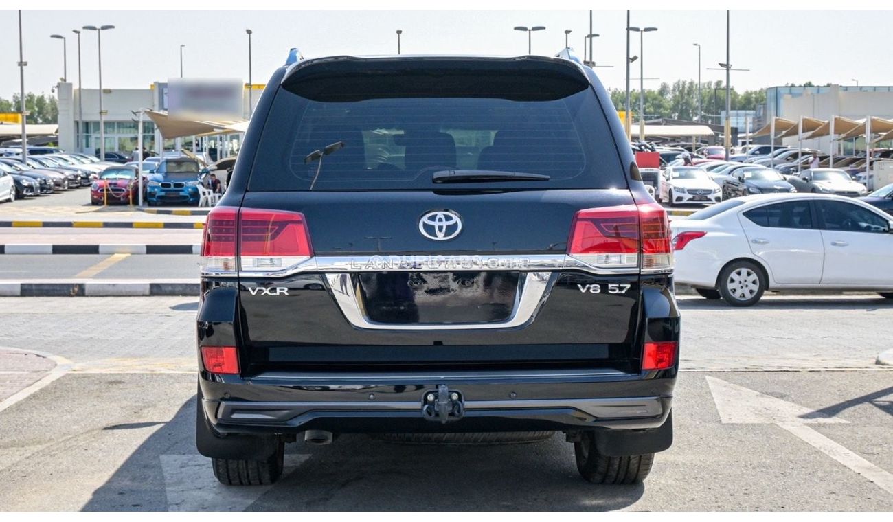 تويوتا لاند كروزر Toyota Land Cruiser VXR 5.7