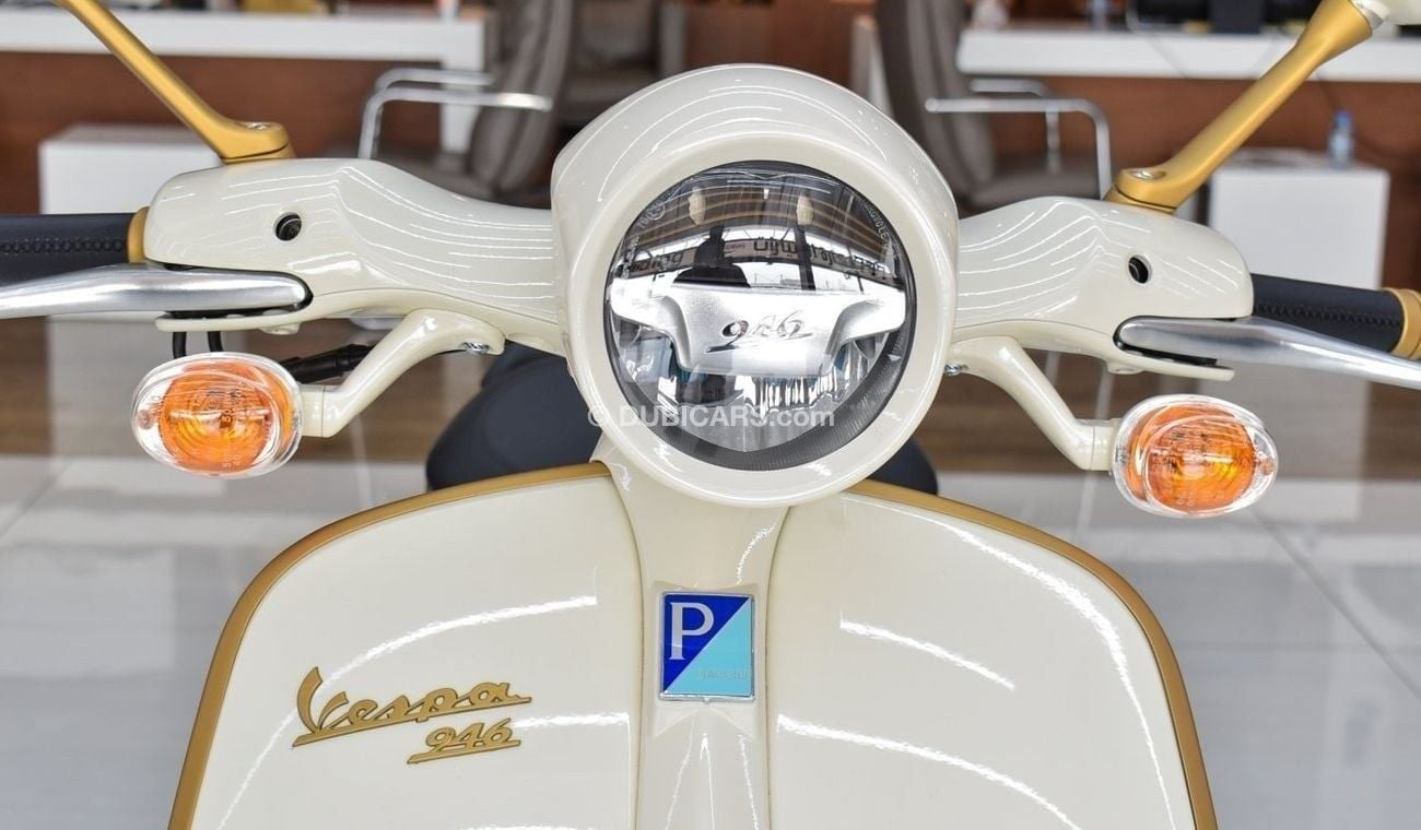 Vespa 946  Christian Dior Edition VESPA 946 CHRISTIAN DIOR 2022 (ONLY 946 PIECES IN THE WORLD)