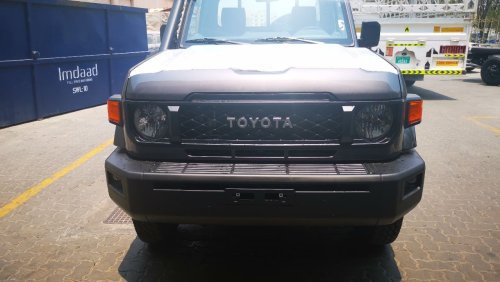 Toyota Land Cruiser Pick Up 79 SC 4.0L PETROL AUTOMATIC TRANSMISSION ( FOR RE-EXPORT OUTSIDE GCC COUNTRIES ONLY)