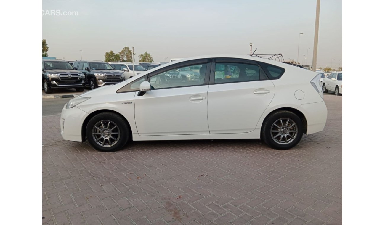 تويوتا برياس TOYOTA PRIUS RIGHT HAND DRIVE (PM1593)