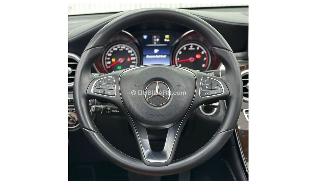 مرسيدس بنز GLC 250 2017 Mercedes Benz GLC250 AMG 4MATIC, Warranty, Service History, Low Kms, GCC Specs