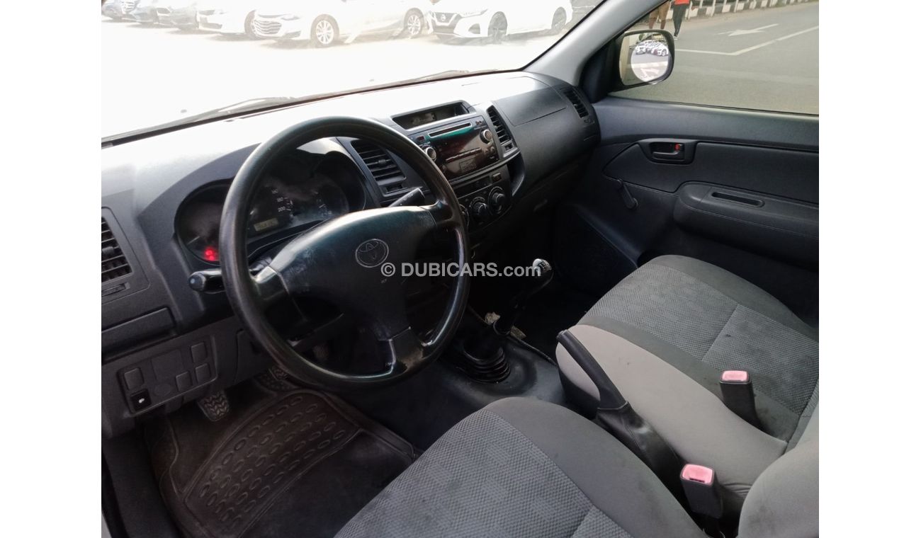 تويوتا هيلوكس Toyota Hilux V4 2.7L(Meat fridge) Model 2014