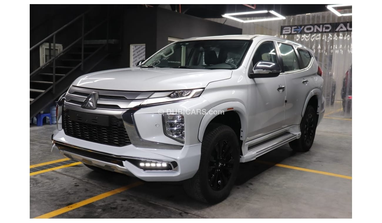 Mitsubishi Montero GLS 3.0L Exclusive Sport Design with OEM V1 Body Kit Model 2020