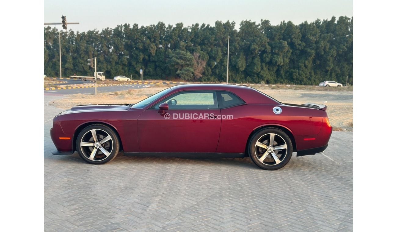 Dodge Challenger R/T 5.7L (370 HP) MODEL 2019 GCC CAR PERFECT CONDITION INSIDE AND OUTSIDE