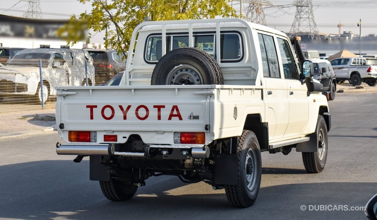 تويوتا لاند كروزر بيك آب 2.8L Diesel Double Cabin A/T