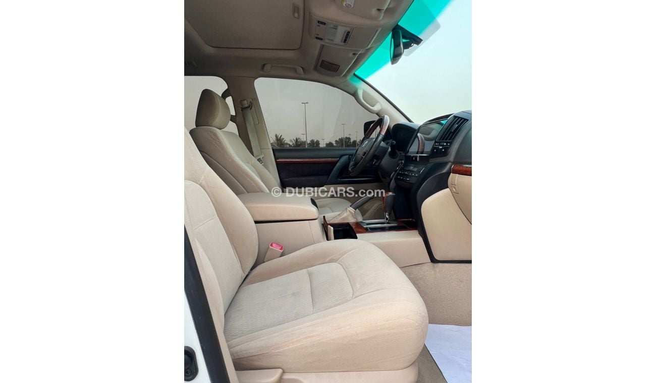 Used Toyota Land Cruiser GXR+ 2012 for sale in Dubai - 641773