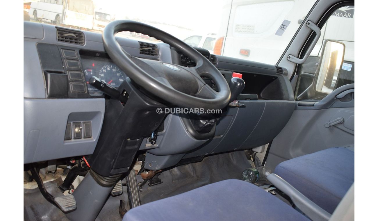 Toyota Hiace GLS - High Roof Toyota Hiace GLS Highroof van, model:2021. Free of accident