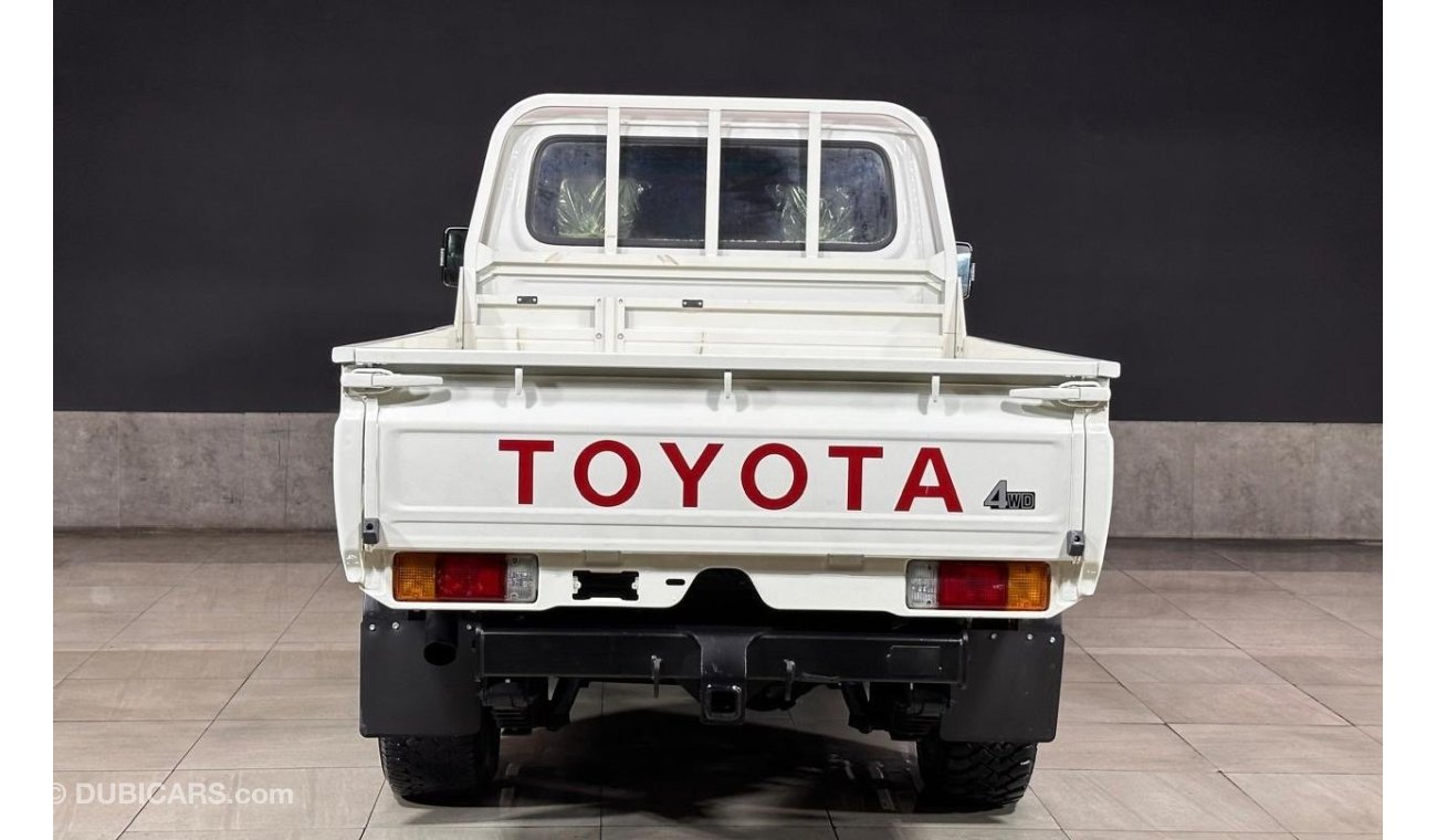 تويوتا لاند كروزر بيك آب Toyota Land Cruiser pickup 2015 model RHD