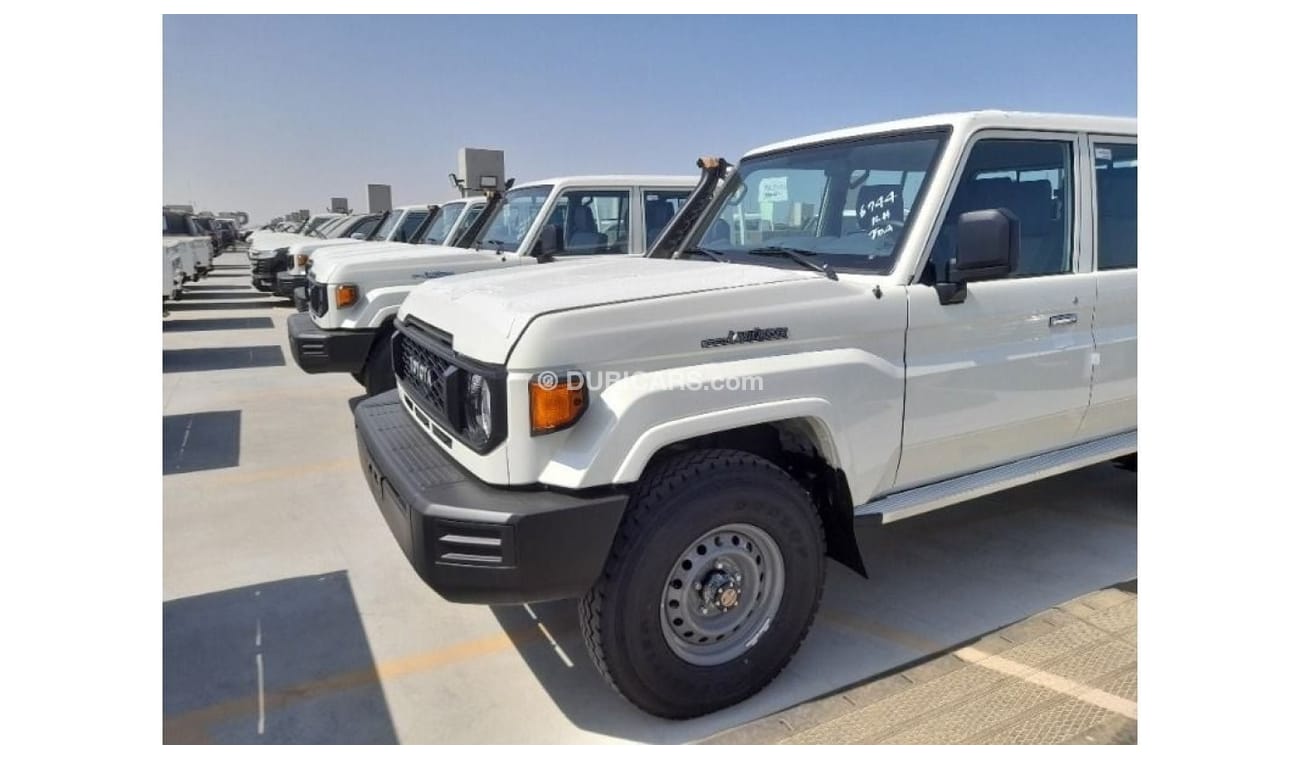 Toyota Land Cruiser Pick Up LC79 DOUBLE CAB 4.2L DIESEL V6 LHD | MANUAL | 2024 | BRAND NEW | 0 KM | 03 YEARS WARRANTY