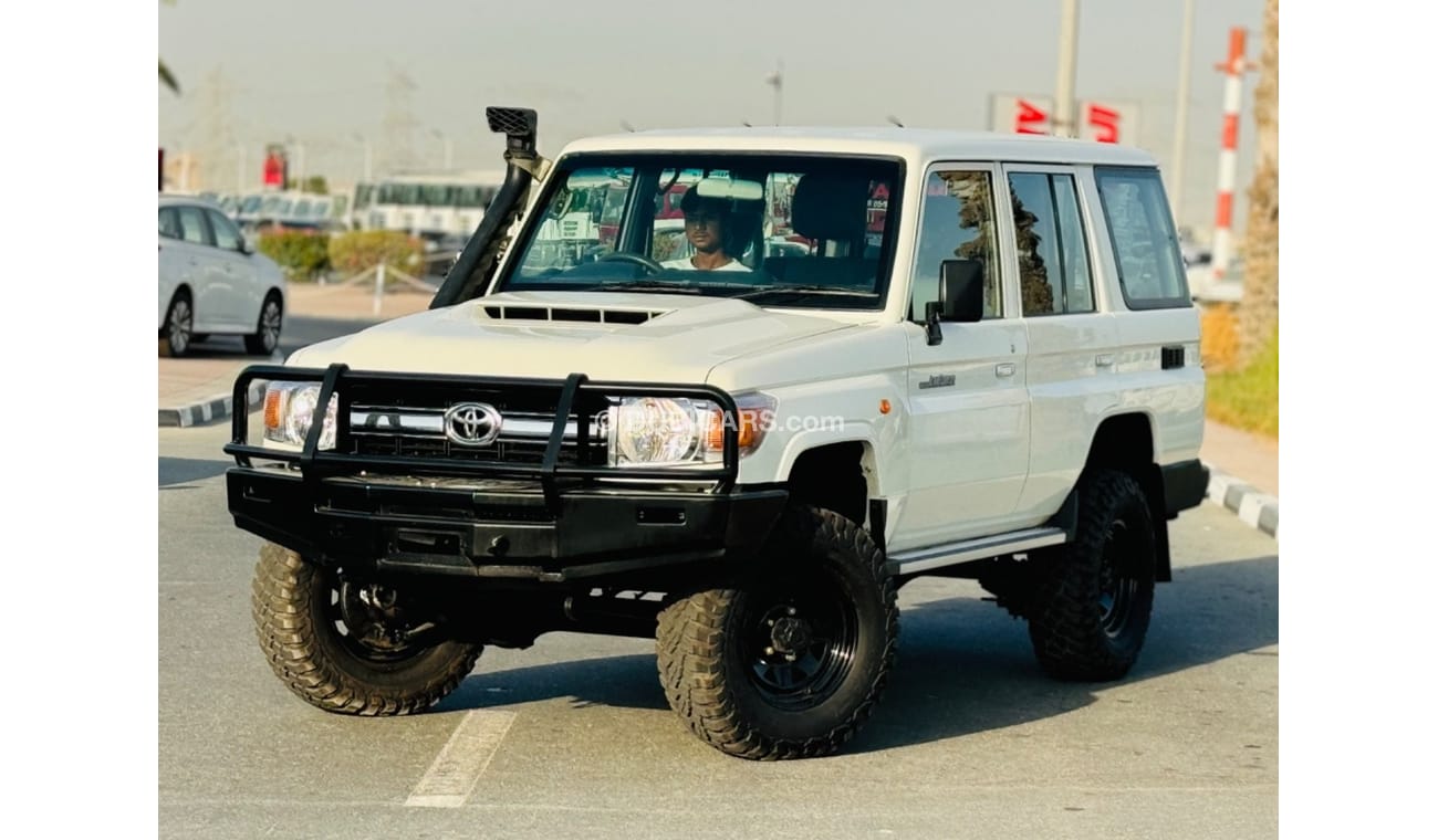 تويوتا لاند كروزر هارد توب Hardtop 5 door diesel Right hand drive..