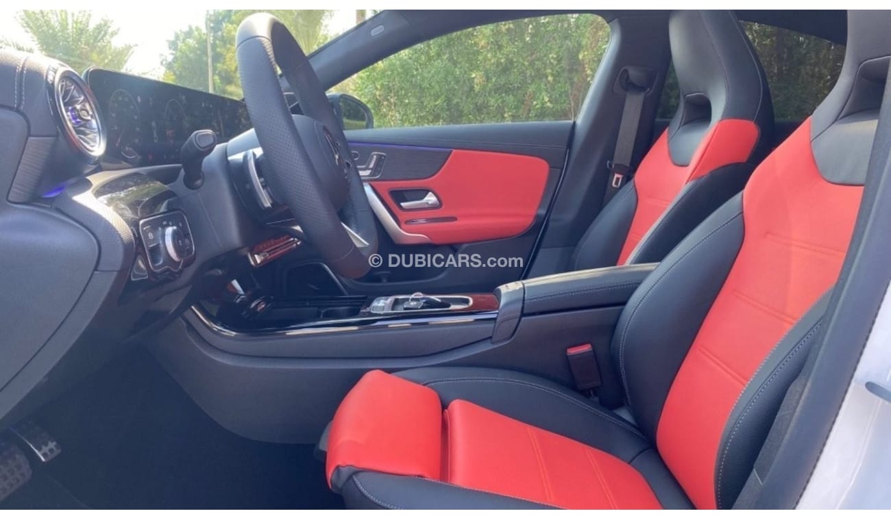 Mercedes-Benz CLA 200 Brand New