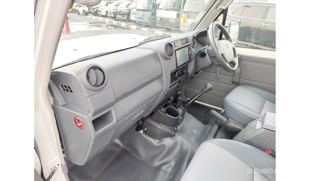 تويوتا لاند كروزر بيك آب TOYOTA LAND CRUISER PICK UP RIGHT HAND DRIVE(PM10017)