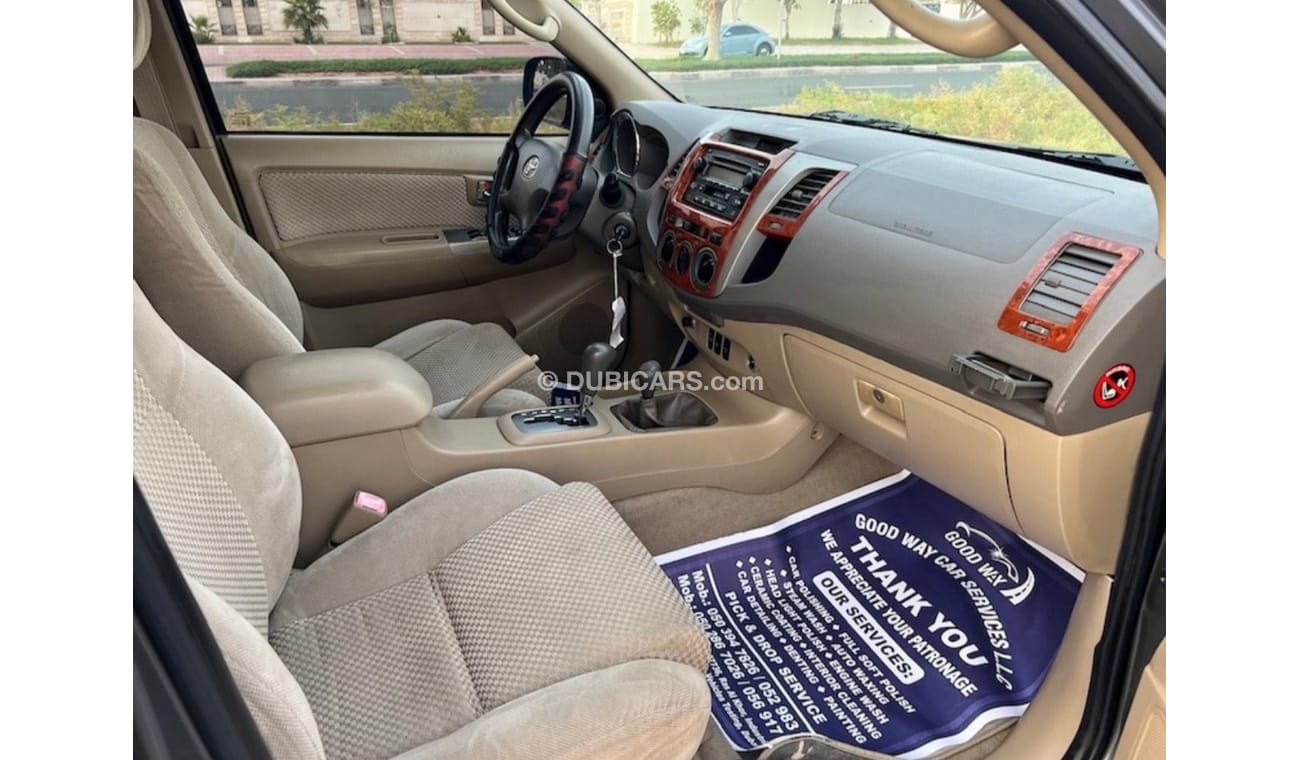 تويوتا فورتونر Toyota Fortuner 2010 V4 2.7 petrol left hand drive