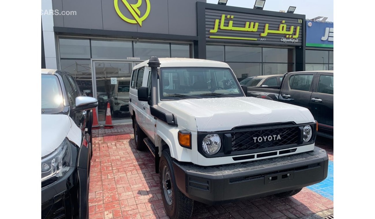 تويوتا لاند كروزر هارد توب LAND CRUISER LC78 4.0L V6 MANUAL 3-DOOR