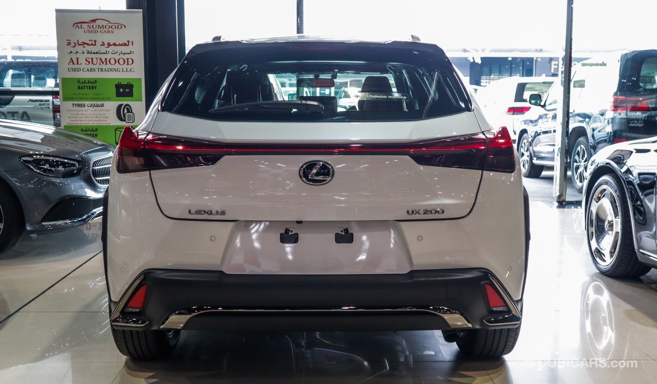 Lexus UX200