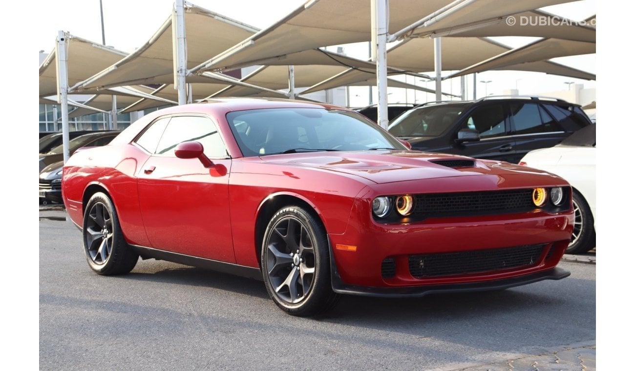 دودج تشالينجر Dodge Challenger SXT Plus / Full / 2017 / Canadian /74,000Mi