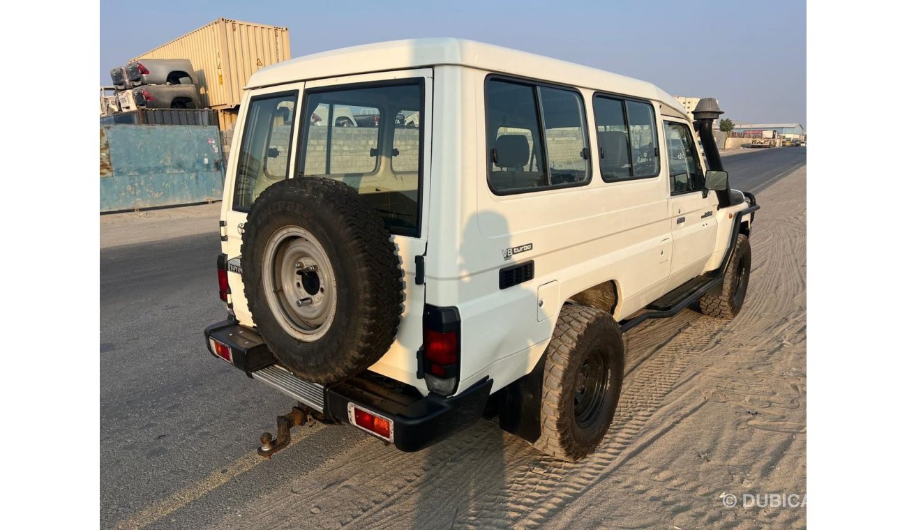 Toyota Land Cruiser Hard Top