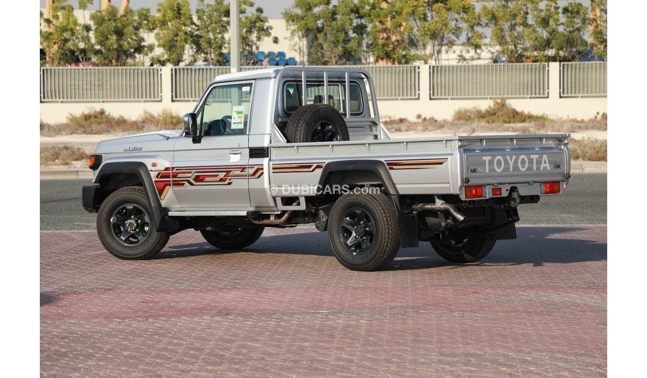 تويوتا لاند كروزر بيك آب 2024 Toyota LC79 Single Cab 4.0 - SILVER inside BEIGE | Export Only