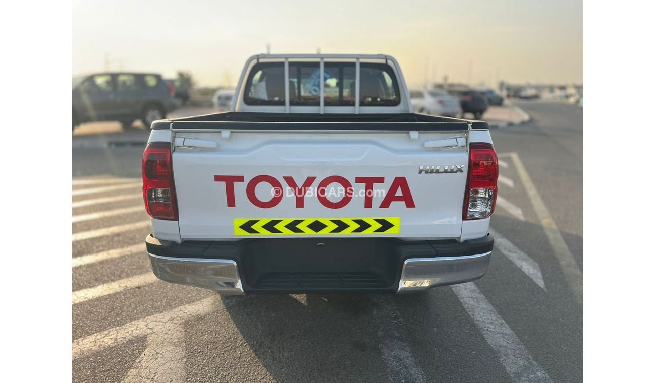 تويوتا هيلوكس 2021 TOYOTA HILUX 2.8L V4 **DIESEL** MANUAL TRANSMISSION  + POWER WINDOW + 4X4  - DOUBLE CABIN - wit