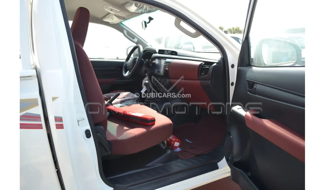 تويوتا هيلوكس 2025 TOYOTA HILUX 2.7L PETROL MANUAL 4X4