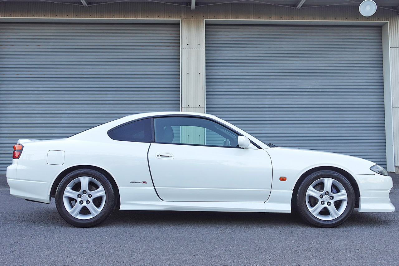 Nissan 200 SX exterior - Side Profile