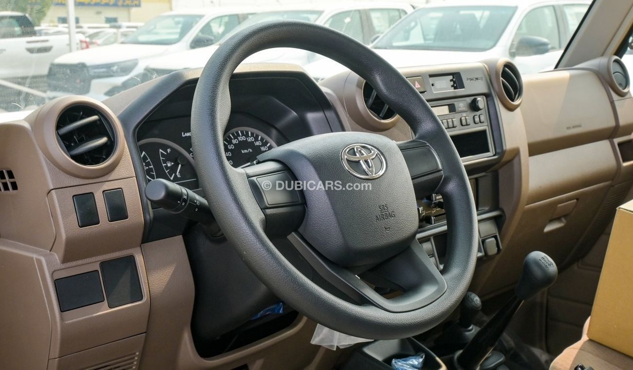 Toyota Land Cruiser Pick Up Toyota Land Cruiser Pickup 4.0Ltr SINGLE CABIN WITH DIFFLOCK POWER WINDOWS MY2024-BIEGE