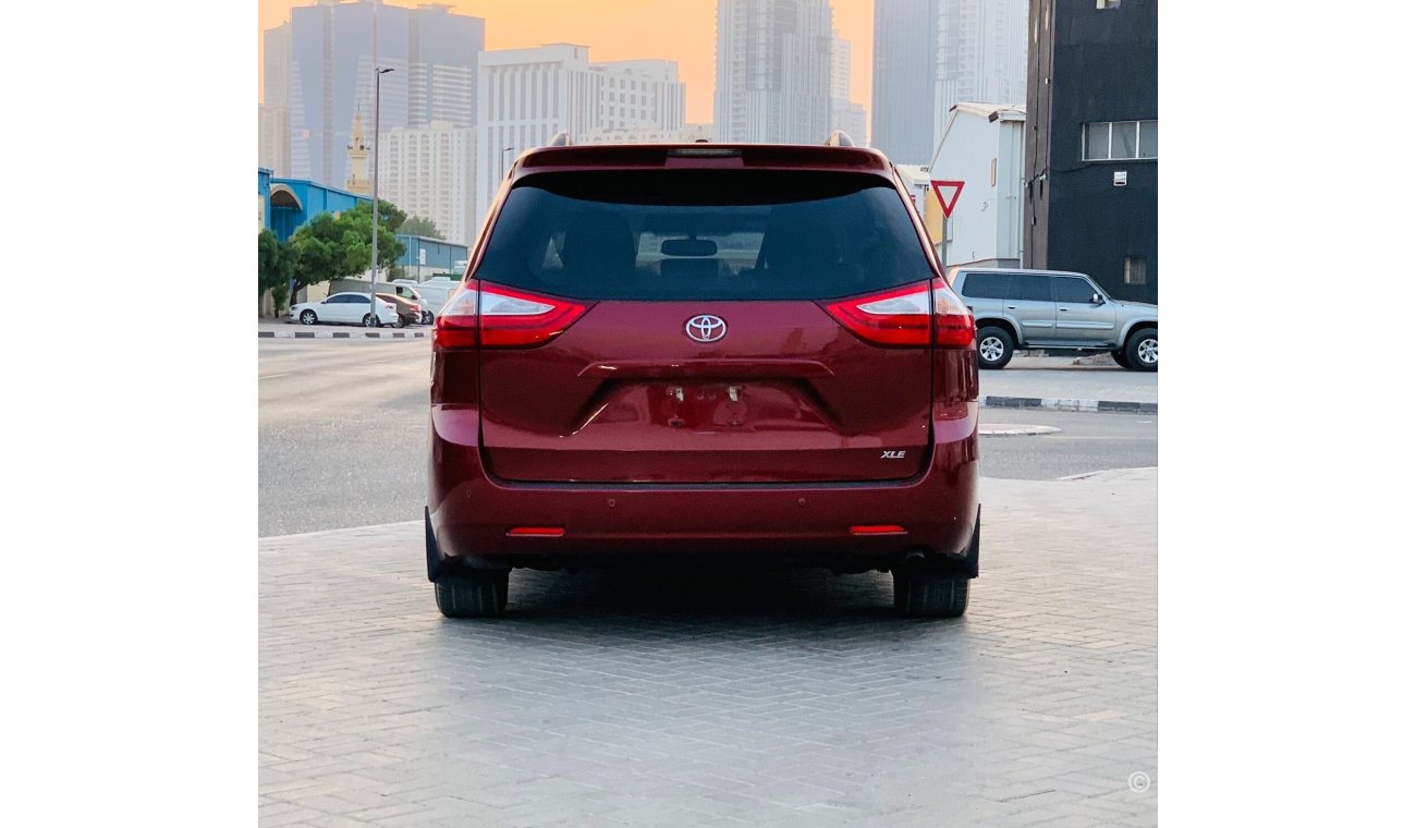 Toyota Sienna XLE 2017