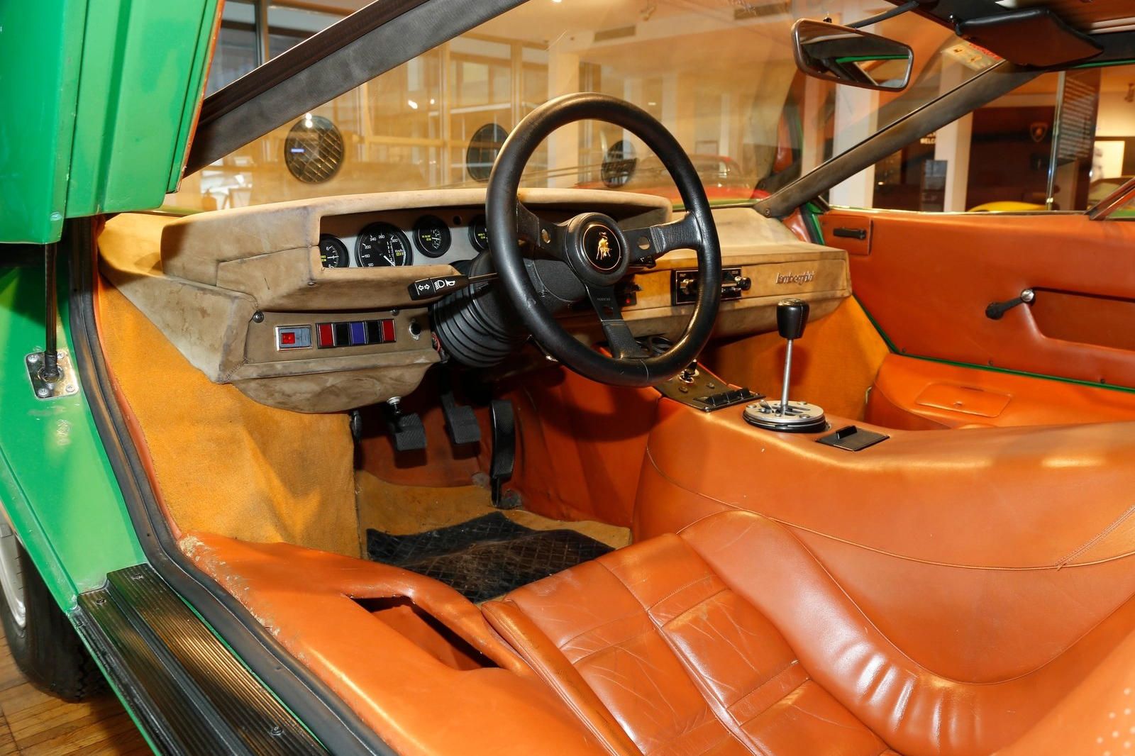 لامبورغيني كونتاش interior - Cockpit