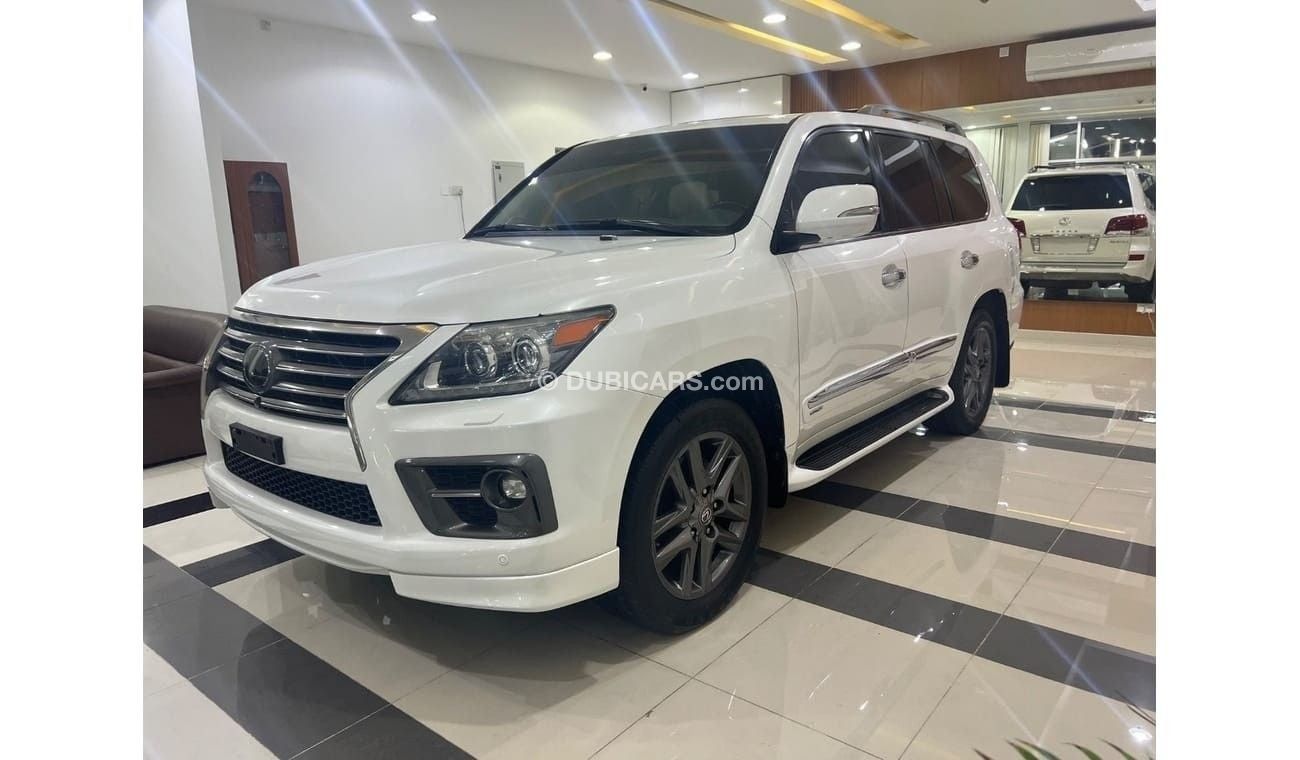 Lexus LX570 Platinum 5.7L model 2014 used like new GCC specifications only one owner