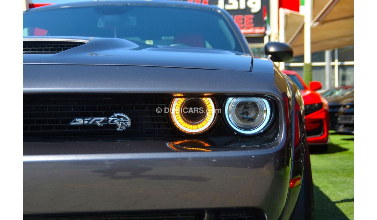 Dodge Challenger SRT  V8 Scat Pack 6.4L (485 HP)--VERY CLEAN AND GOOD CONDITION