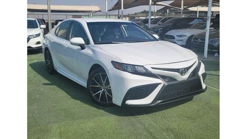 Toyota Camry SE 2.5L (204 HP)