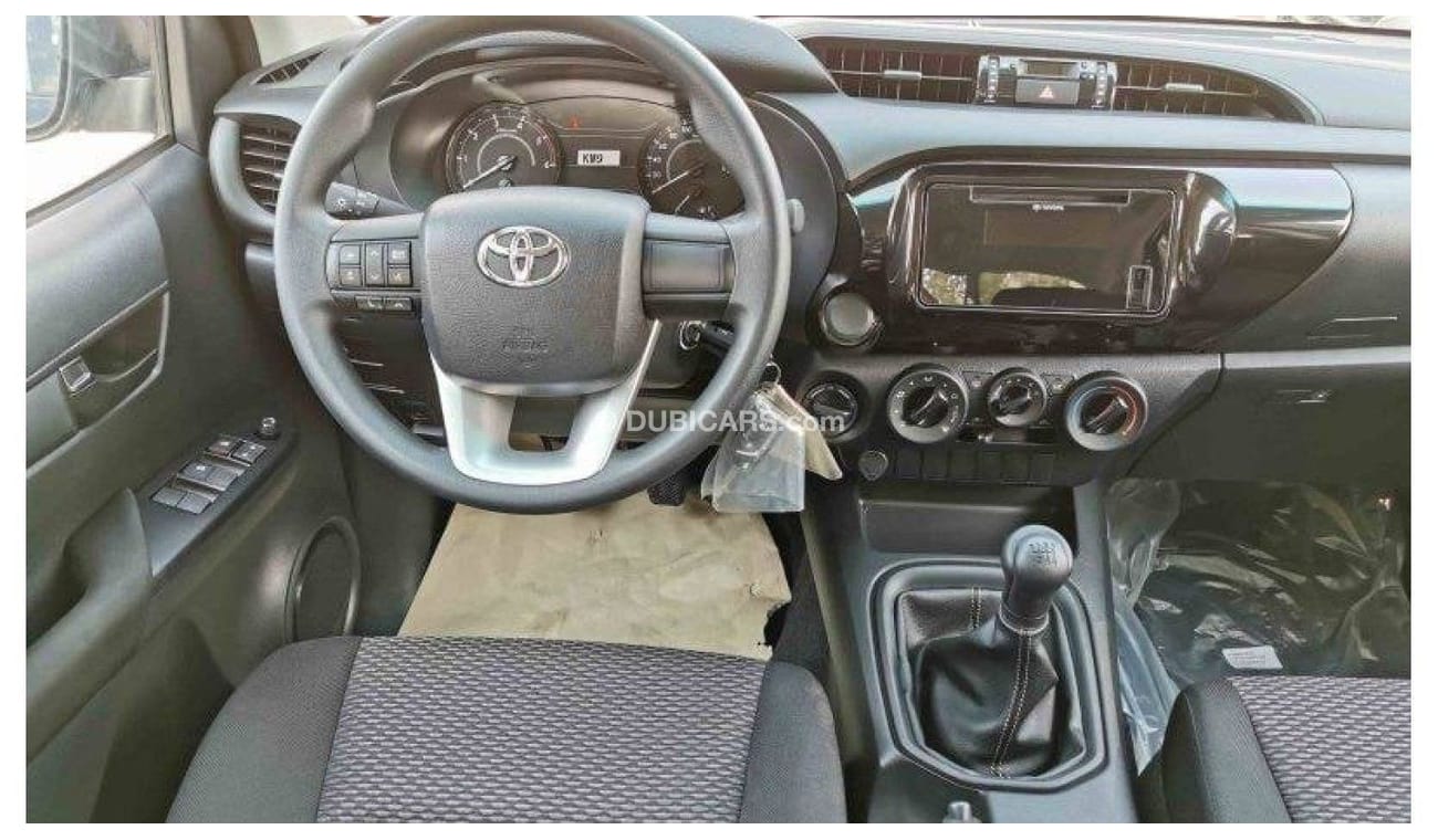 تويوتا هيلوكس Toyota hilux 2.4L diesel mid option MY2024