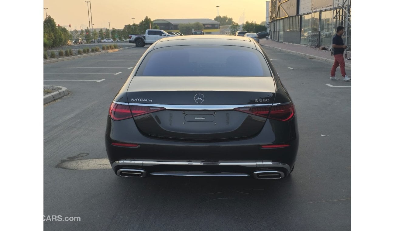 مرسيدس بنز S580 Maybach 2023 - 1650KM only - Fully Loaded - Euro Spec