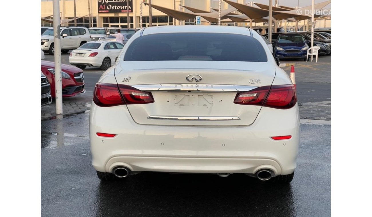 Infiniti Q70 Luxury Infiniti Q70_Gcc_2017_Excellent_Condition _Full option