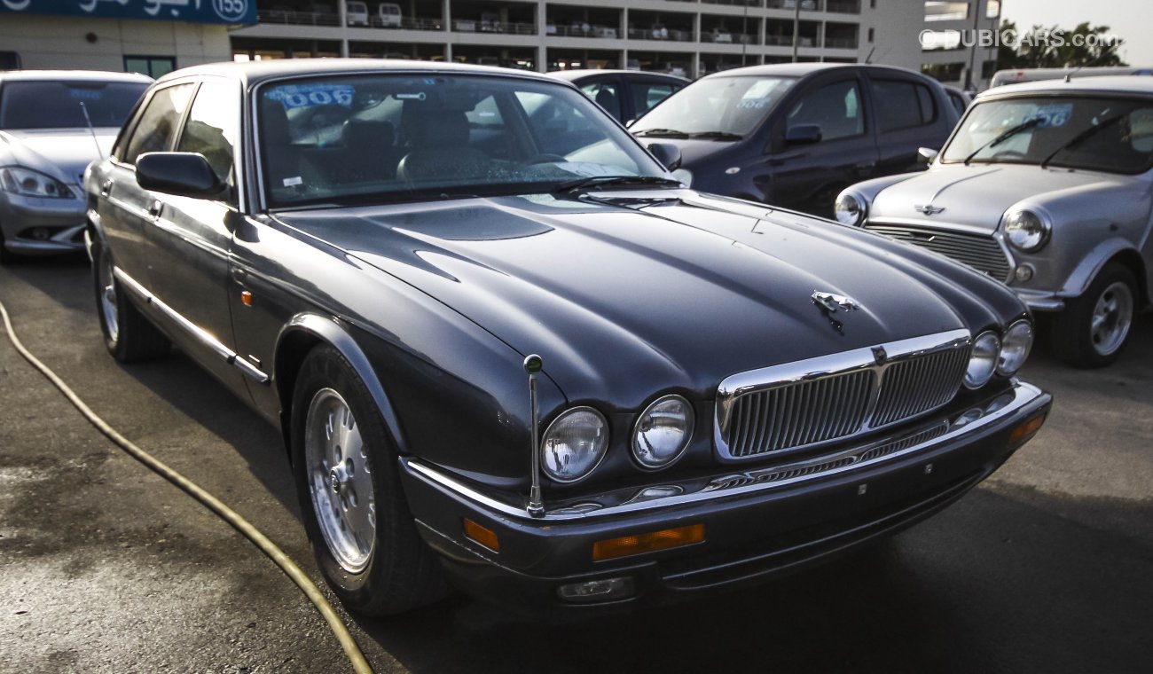 Jaguar XJ6