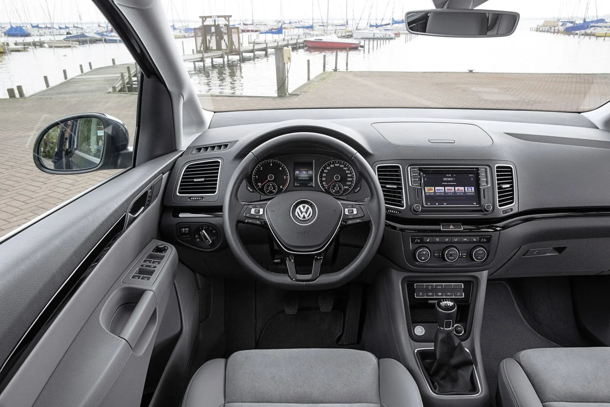 فولكس واجن شاران interior - Cockpit