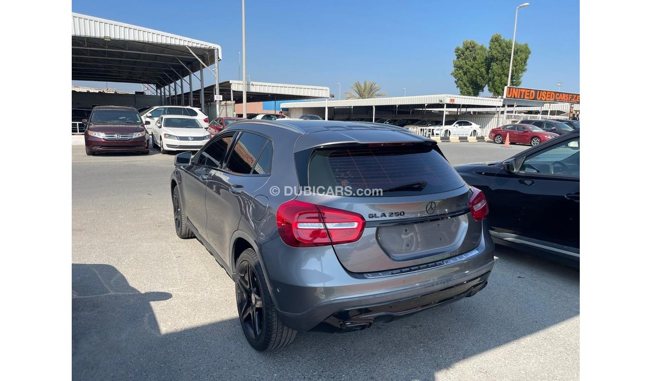 مرسيدس بنز GLA 250 Std 2.0L (211 HP)