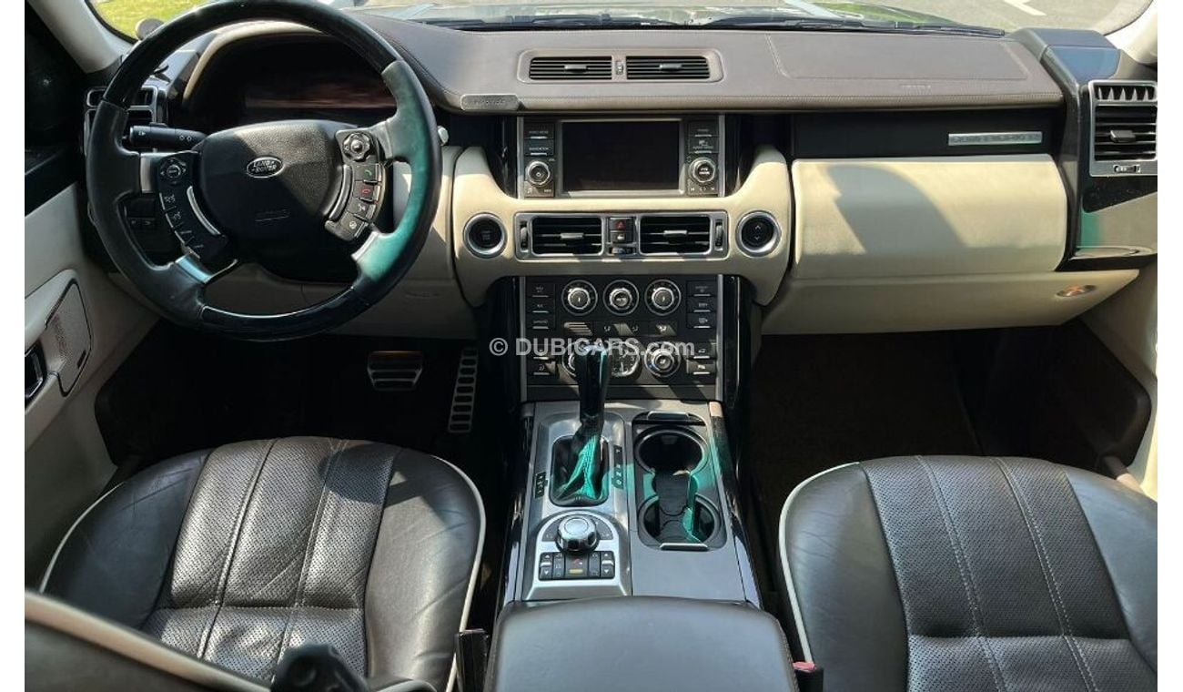 لاند روفر رينج روفر (آخر) 2011 range rover vouge super charged gcc first owner clean car