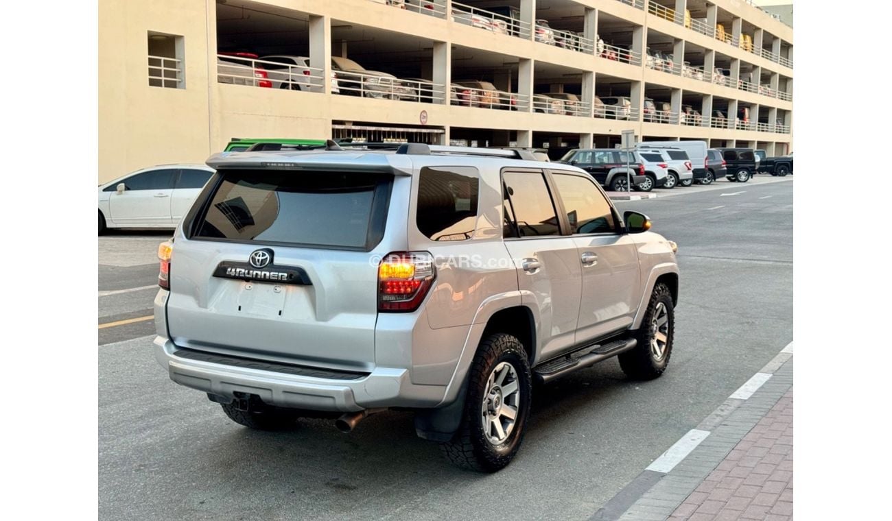 تويوتا Runner4 2016 TRD SUNROOF 4x4 FULL OPTION UAE PASS