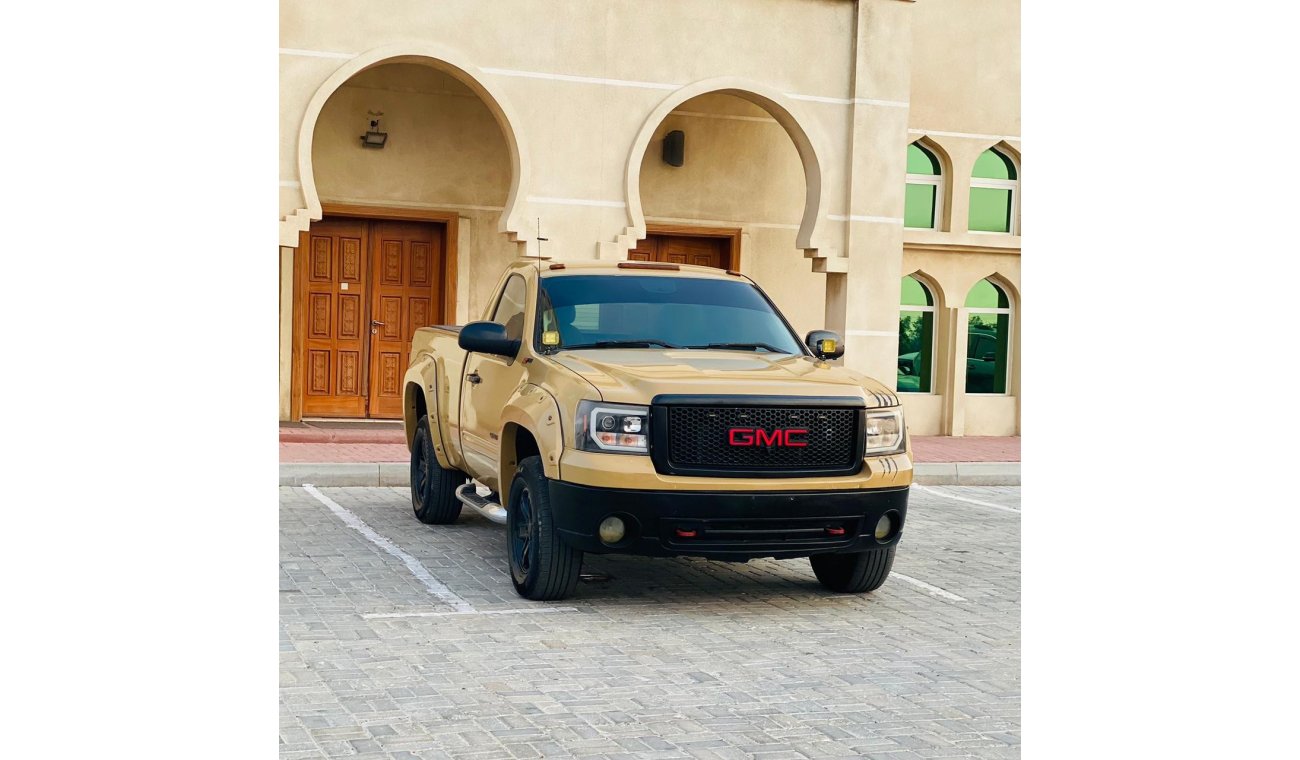 GMC Sierra Good condition car GCC