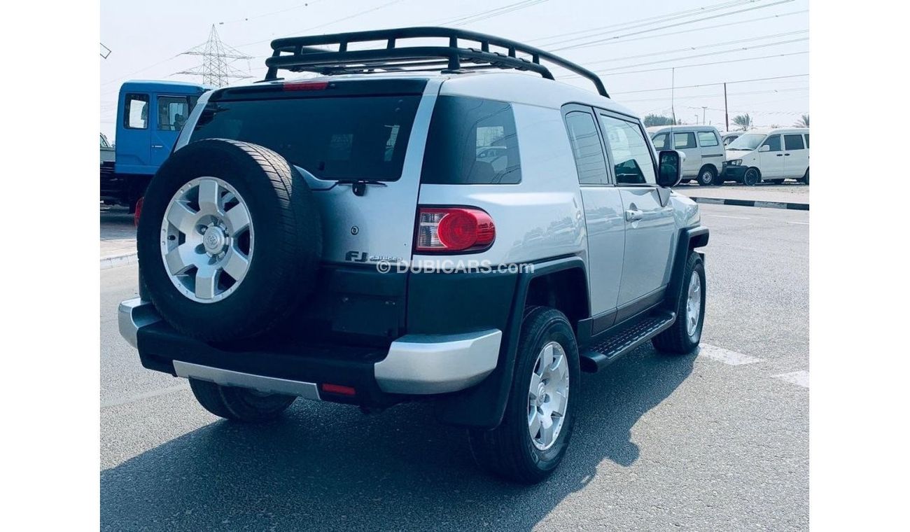 Toyota FJ Cruiser Full option clean car accident free