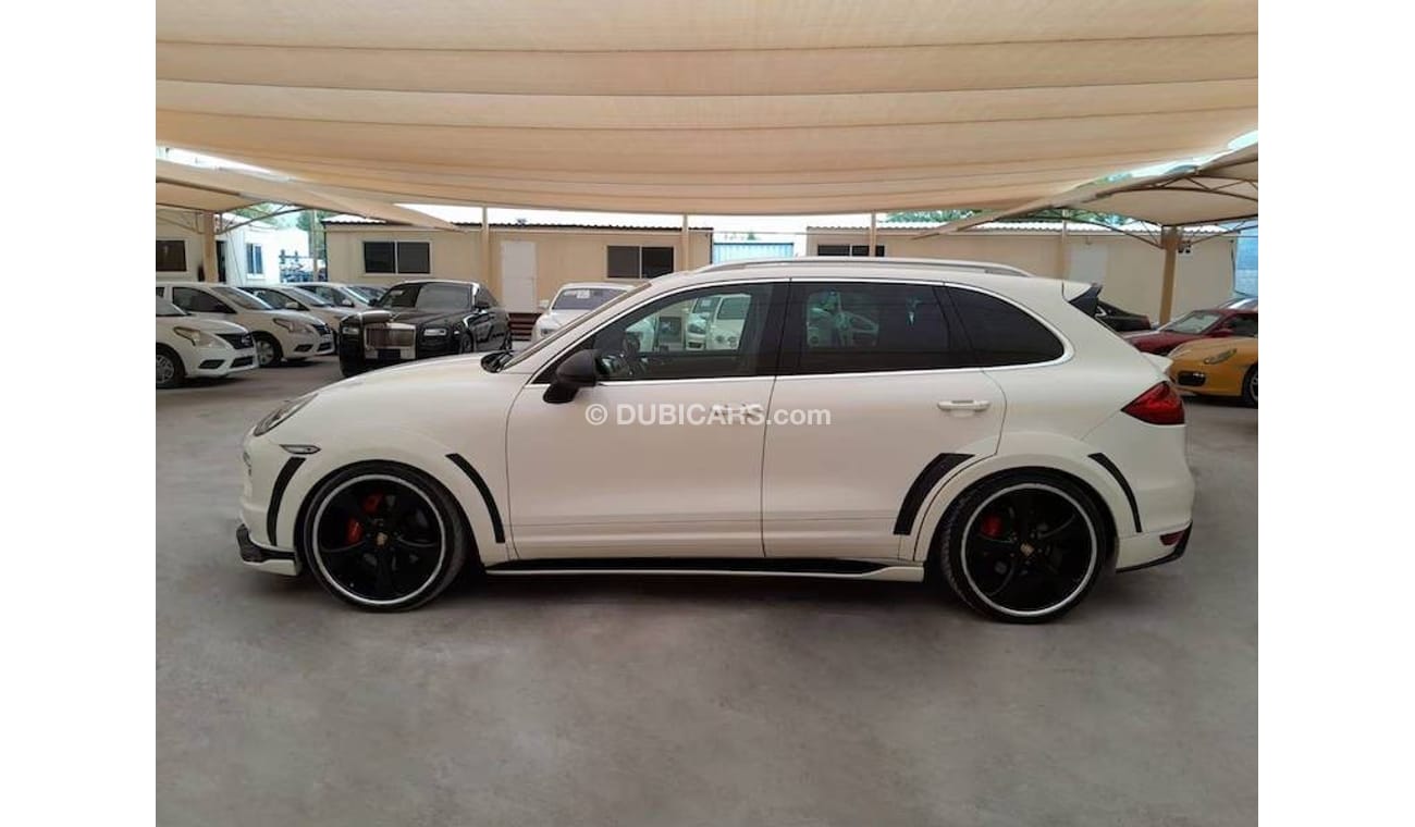 Porsche Cayenne PORSCHE CAYENNE S 4.8L 2011 WITH SUNROOF, AERO BODY KIT, LEATHER SEATS, T.V NAVIGATION AND MUCH MORE